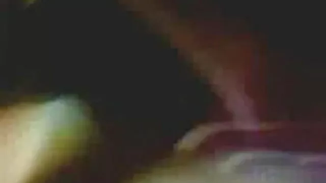 એક સ્ત્રી ધરાવે છે એક બોટલ માં તેના pussy અને અંતે અંત થાય છે ફુલ એચડી બીપી વીડીયો
