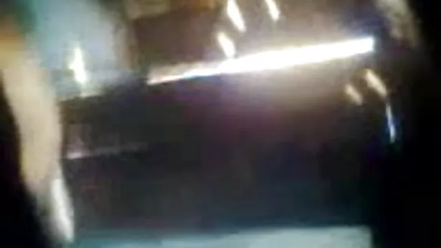 એક ઓપન વીડીયો બીપી સફેદ નર્સ એક વર્તુળ માં