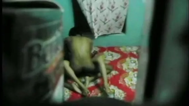 પિયર Woodman fucks આ ગર્દભ ઓપન પીચર વીડીયો માં, બે યુવાન છોકરીઓ