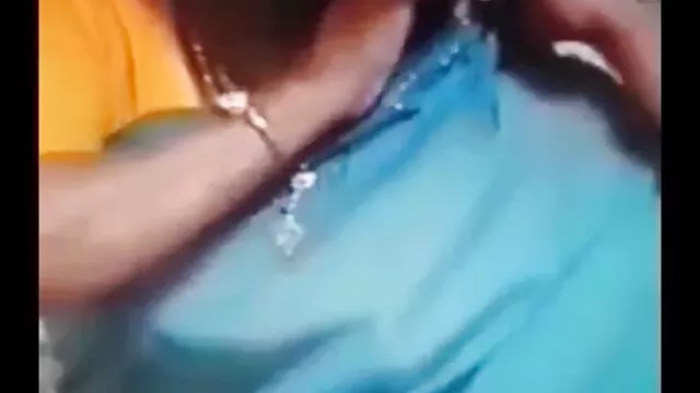 વાહિયાત સાથે યુવાન બીપી વીડીયો આપો છોકરી
