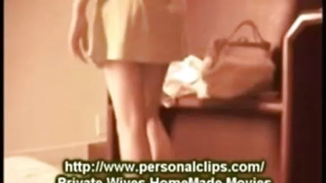 Tanned પિતા fucks સાથે પોતાની જાતને એક રમકડું માં તેના pussy, જ્યારે ની ગાંડ મારવી ઇંગ્લીશ બીપી પીચર વીડીયો ચોદવુ
